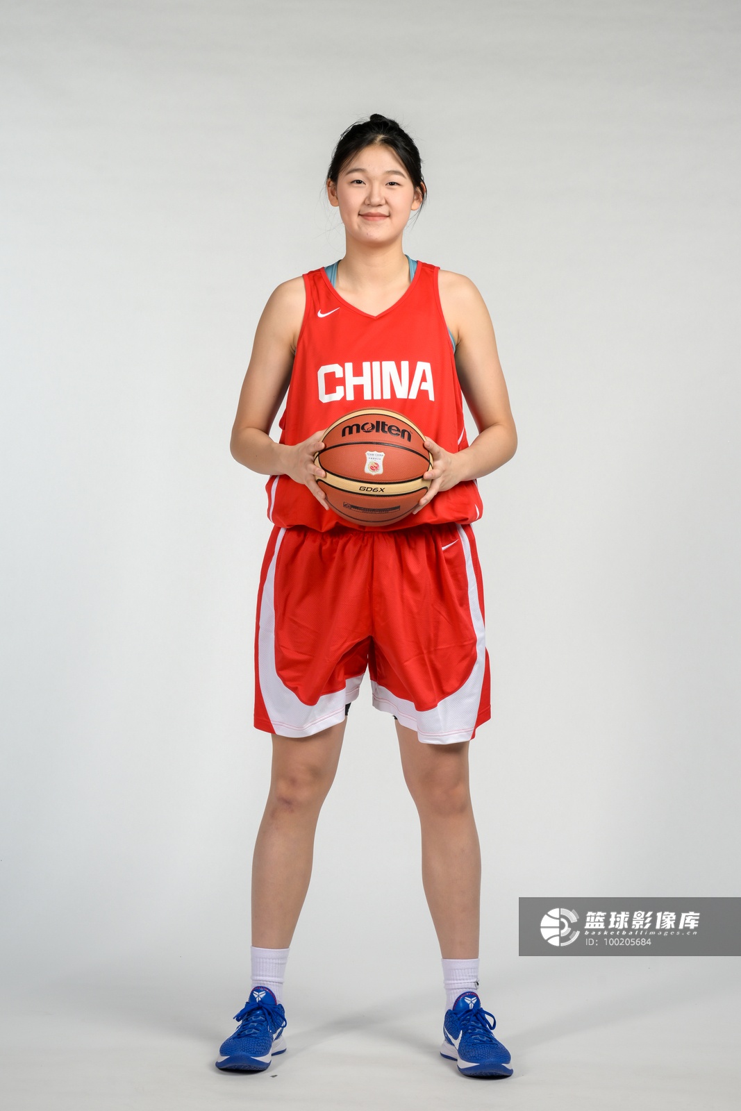 带伤难救主 孙晗昀21中8得16分 中国U17女篮1分惜败加拿大