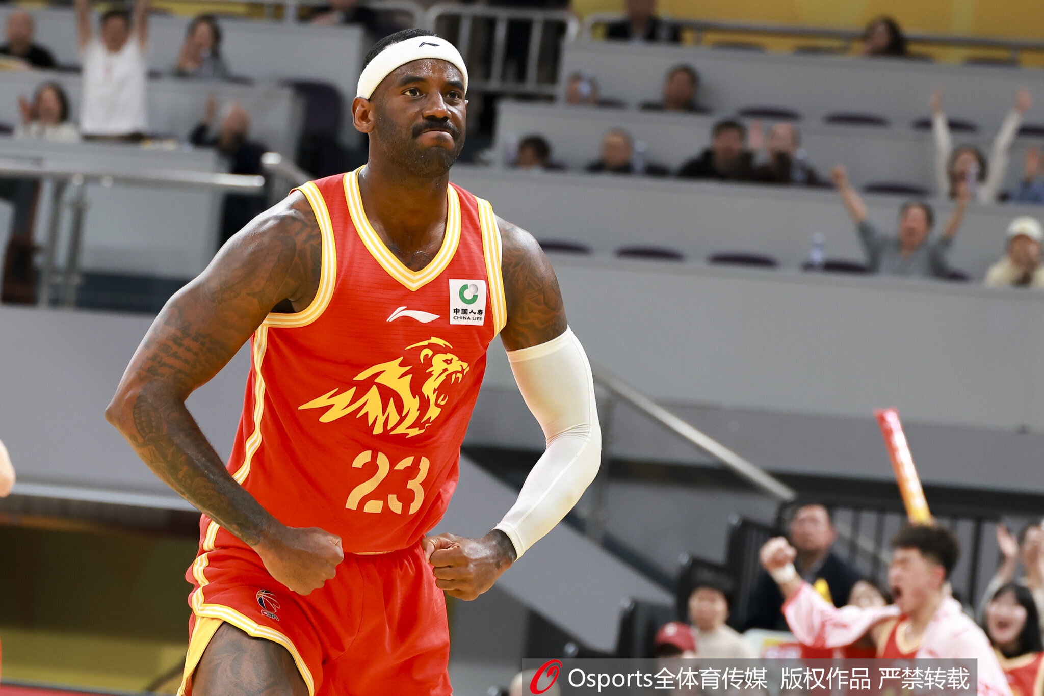 管维佳解读桑普森:防守碾压斯佩尔曼,三分短板或成北京四号位隐患 管维佳解读桑普森:防守碾压斯佩尔曼,三分短板或成北京四号位隐患