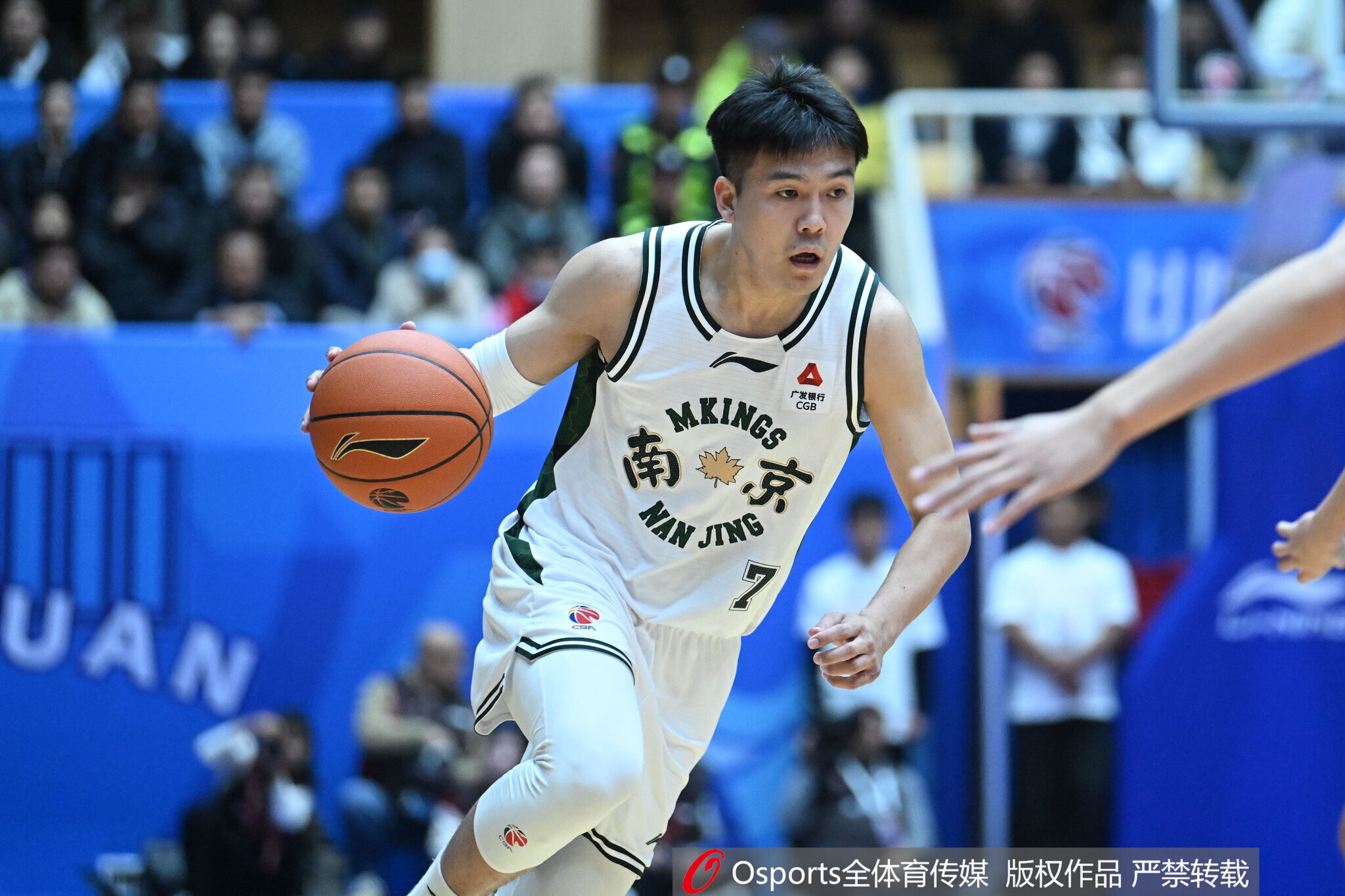 黄荣奇新赛季回归四川男篮！他与四川男篮签订的是一年合同！