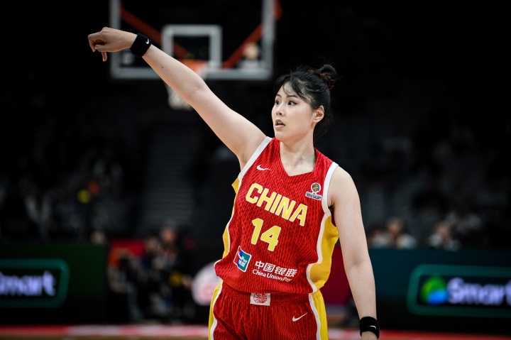 杨毅:中国女篮只能围绕内线但少了个李月汝 她打捷克能拿30分 杨毅:中国女篮只能围绕内线但少了个李月汝 她打捷克能拿30分