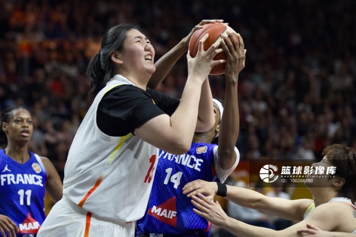 媒体人：单场7次失误 怎么用张子宇还得继续寻找答案
