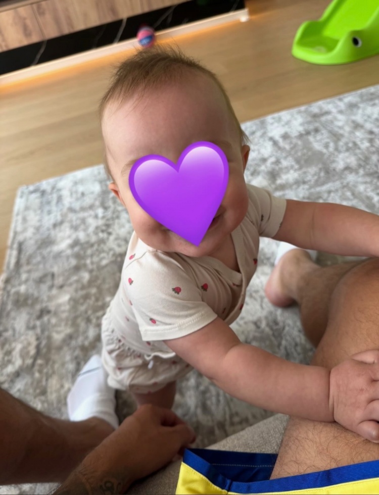 东契奇晒娃:无论爸爸去哪里 没有一天你们不在我的心里❤️ 东契奇晒娃:无论爸爸去哪里 没有一天你们不在我的心里❤️