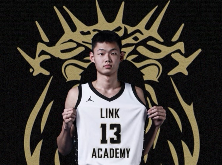 媒体人：上海青年队的刘浩鑫新赛季留洋 加盟美高Link Academy