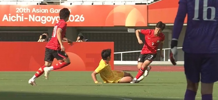 无缘亚运决赛！U23国足1-2韩国U23 王钰栋破门毛伟杰献助攻+伤退