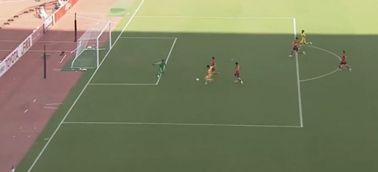 无缘亚运决赛！U23国足1-2韩国U23 王钰栋破门毛伟杰献助攻+伤退