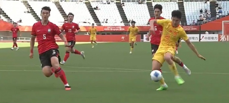 无缘亚运决赛！U23国足1-2韩国U23 王钰栋破门毛伟杰献助攻+伤退